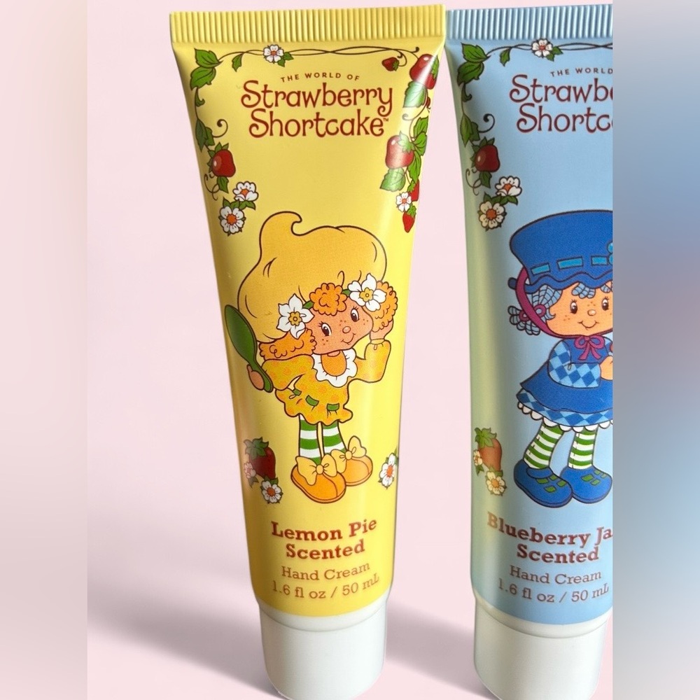 Strawberry Shortcake Scented Hand Cream Set 🍓 4PCS NEW - Picture 2 of 5